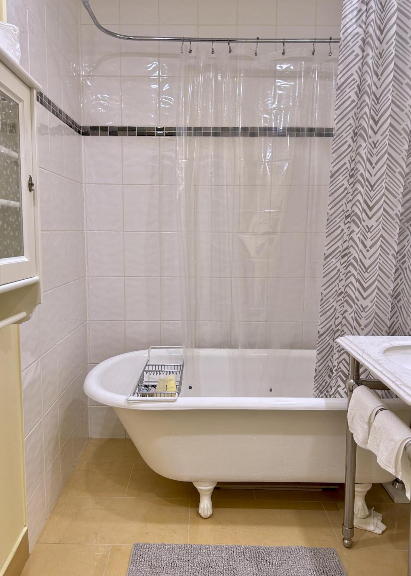 Airport-Yvr Guesthouse Ричмонд Экстерьер фото